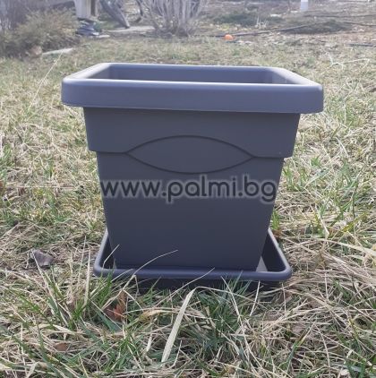 Италианска саксия 14 литра + подложка 